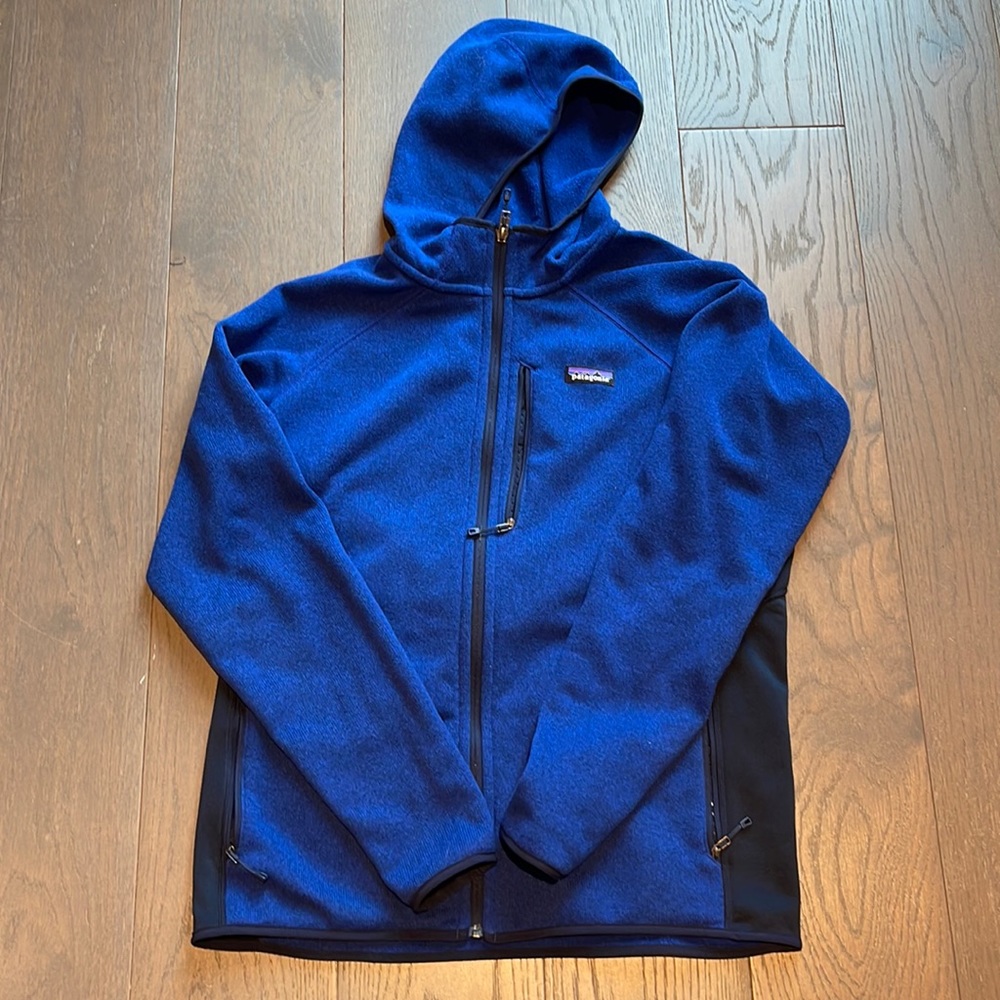 Patagonia men’s Viking Blue size large Performance Better Sweater Hoody